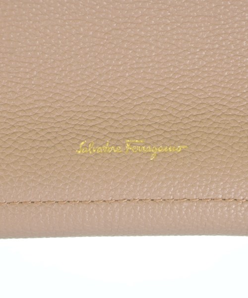 Salvatore Ferragamo（サルバトーレフェラガモ）ハンドバッグ ベージュ サイズ:- レディース/2200724273133