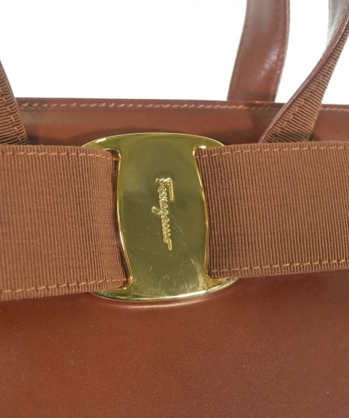 Salvatore Ferragamo（サルバトーレフェラガモ）ショルダーバッグ 茶 サイズ:- レディース/2200724273157
