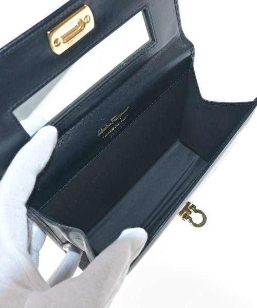 Salvatore Ferragamo（サルバトーレフェラガモ）ポーチ 黒 サイズ:- レディース/2200724274826