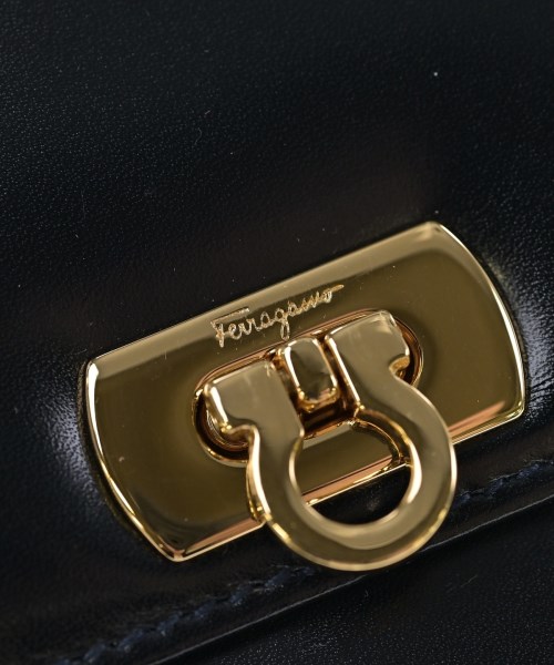 Salvatore Ferragamo（サルバトーレフェラガモ）ポーチ 黒 サイズ:- レディース/2200724274826