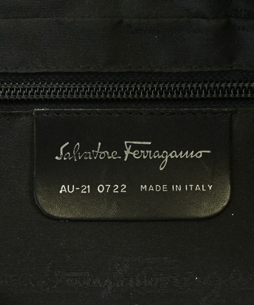Salvatore Ferragamo（サルバトーレフェラガモ）ショルダーバッグ 茶 サイズ:- レディース/2200724274864
