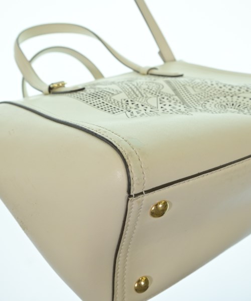 Salvatore Ferragamo（サルバトーレフェラガモ）ハンドバッグ 白 サイズ:- レディース/2200724525621