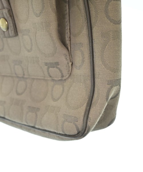 Salvatore Ferragamo（サルバトーレフェラガモ）ショルダーバッグ ベージュ サイズ:- レディース/2200726855399