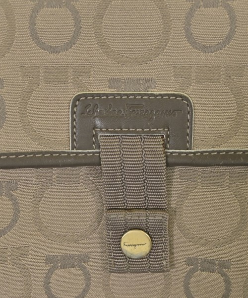 Salvatore Ferragamo（サルバトーレフェラガモ）ショルダーバッグ ベージュ サイズ:- レディース/2200726855399