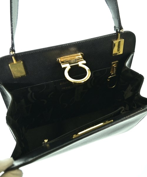 Salvatore Ferragamo（サルバトーレフェラガモ）ショルダーバッグ 黒 サイズ:- レディース/2200685030974