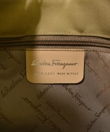 Salvatore Ferragamo（サルバトーレフェラガモ）ハンドバッグ ベージュ サイズ:- レディース/2200688822477