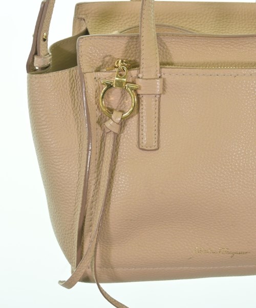 Salvatore Ferragamo（サルバトーレフェラガモ）ハンドバッグ ベージュ サイズ:- レディース/2200688824327