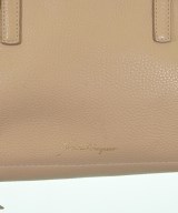 Salvatore Ferragamo（サルバトーレフェラガモ）ハンドバッグ ベージュ サイズ:- レディース/2200688824327