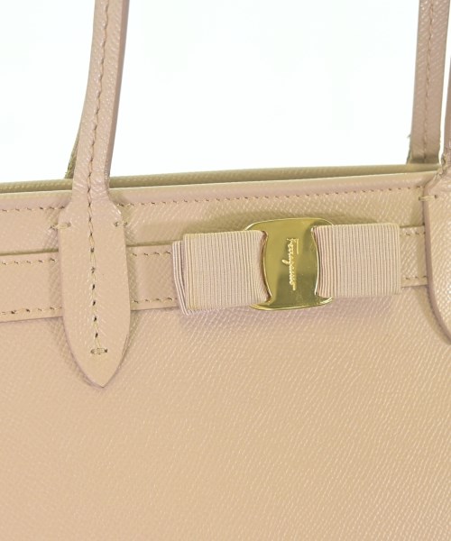 Salvatore Ferragamo（サルバトーレフェラガモ）トートバッグ ベージュ サイズ:- レディース/2200690972016