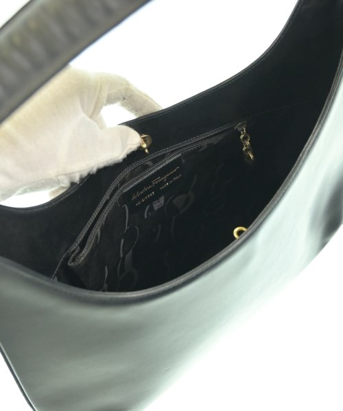 Salvatore Ferragamo（サルバトーレフェラガモ）ショルダーバッグ 黒 サイズ:- レディース/2200687073207