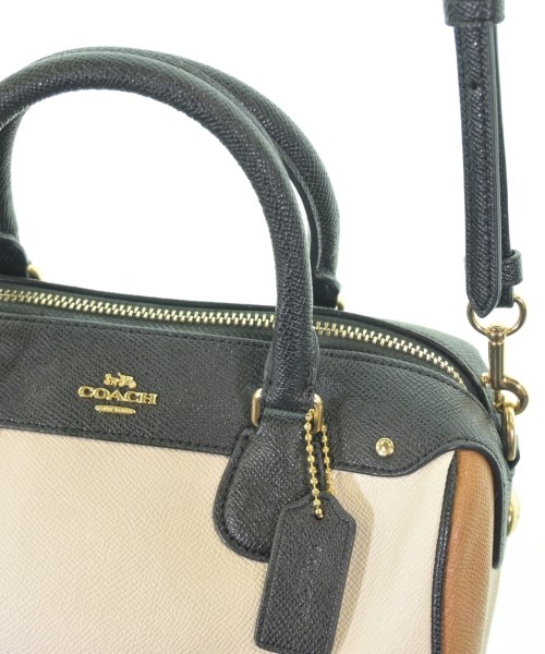 COACH（コーチ）ショルダーバッグ 白 サイズ:- レディース/2200708837078