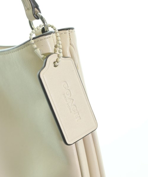 COACH（コーチ）ショルダーバッグ 白 サイズ:- レディース/2200682323109