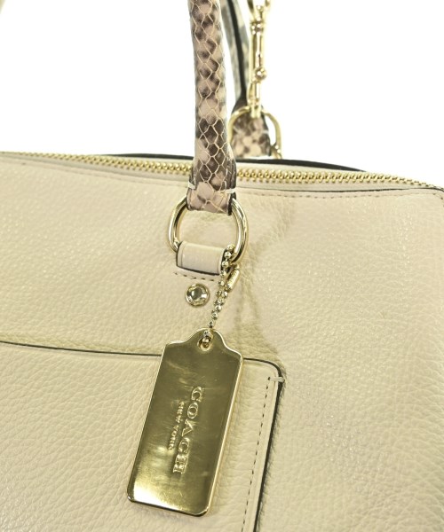 COACH（コーチ）ショルダーバッグ 白 サイズ:- レディース/2200682460064