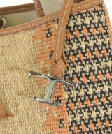 TOD'S（トッズ）ハンドバッグ ベージュ サイズ:- レディース/2200639173023