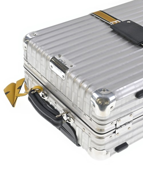 FENDI（フェンディ）キャリーケース・スーツケース シルバー サイズ:33L レディース/2200639525358