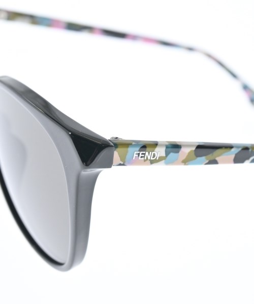FENDI（フェンディ）サングラス 黒 サイズ:- レディース/2200643205260