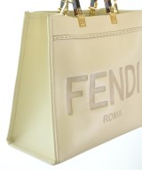FENDI（フェンディ）ハンドバッグ 白 サイズ:- レディース/2200621411010
