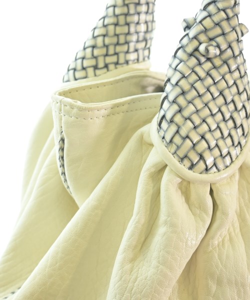 FENDI（フェンディ）ハンドバッグ 白 サイズ:- レディース/2200614245974