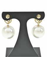 FENDI（フェンディ）ピアス 白 サイズ:- レディース/2200619975074