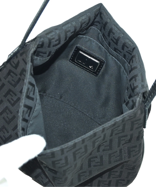 FENDI（フェンディ）ショルダーバッグ 黒 サイズ:- レディース/2200605904286