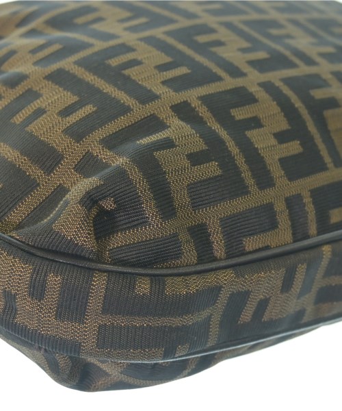 FENDI（フェンディ）ショルダーバッグ 茶 サイズ:- レディース/2200677457314