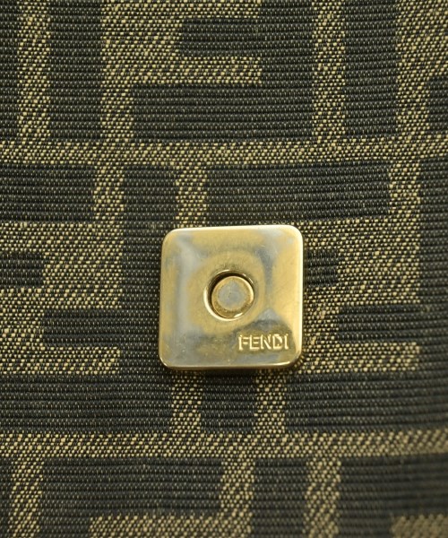 FENDI（フェンディ）ショルダーバッグ カーキ サイズ:- レディース/2200677457840