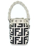 FENDI（フェンディ）ショルダーバッグ 白 サイズ:- レディース/2200693935971