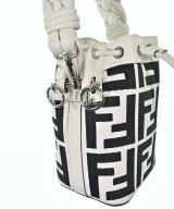 FENDI（フェンディ）ショルダーバッグ 白 サイズ:- レディース/2200693935971