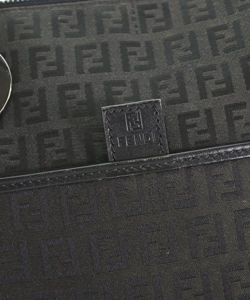 FENDI（フェンディ）ショルダーバッグ カーキ サイズ:- レディース/2200702125119
