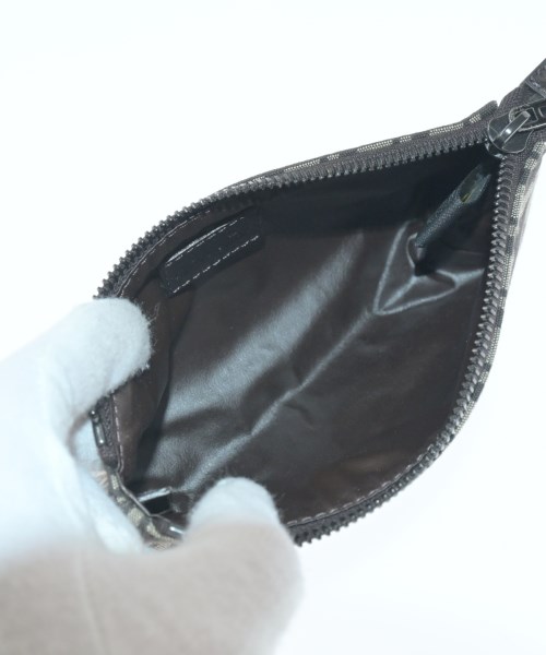 FENDI（フェンディ）ポーチ 茶 サイズ:- レディース/2200656861439