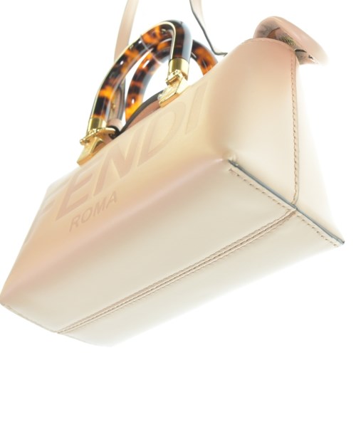 FENDI（フェンディ）ショルダーバッグ ベージュ サイズ:- レディース/2200662073116