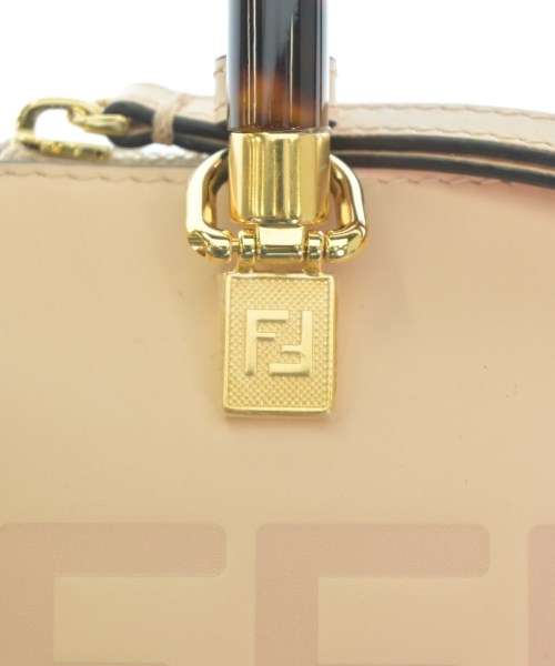 FENDI（フェンディ）ショルダーバッグ ベージュ サイズ:- レディース/2200662073116