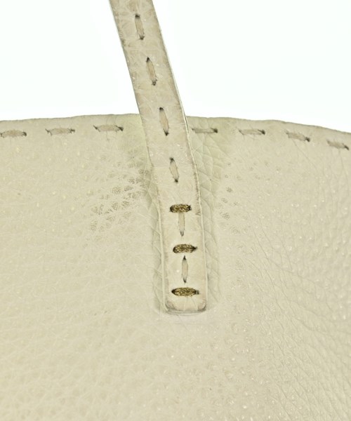 FENDI（フェンディ）ハンドバッグ 白 サイズ:- レディース/2200716318125