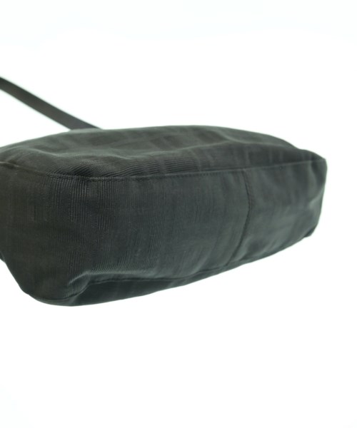 FENDI（フェンディ）ショルダーバッグ 黒 サイズ:- レディース/2200646144092