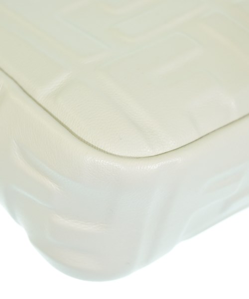 FENDI（フェンディ）ショルダーバッグ 白 サイズ:- レディース/2200652336016