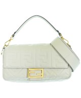 FENDI（フェンディ）ショルダーバッグ 白 サイズ:- レディース/2200652336016