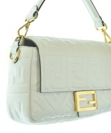 FENDI（フェンディ）ショルダーバッグ 白 サイズ:- レディース/2200652336016