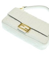 FENDI（フェンディ）ショルダーバッグ 白 サイズ:- レディース/2200652336016