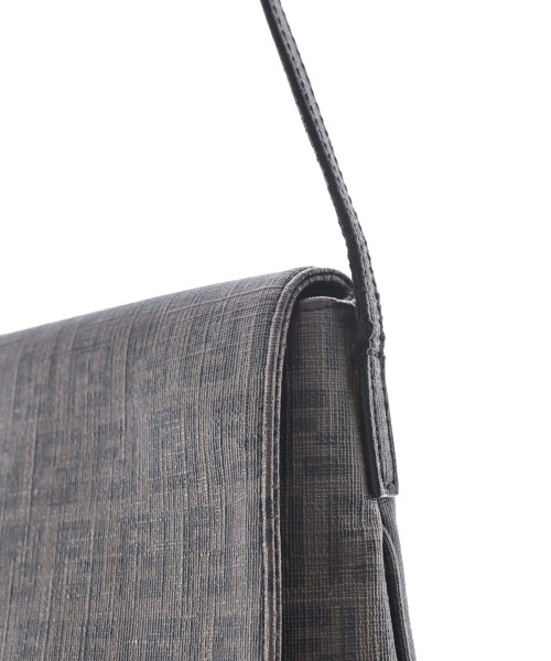 FENDI（フェンディ）ショルダーバッグ 茶 サイズ:- レディース/2200668398220