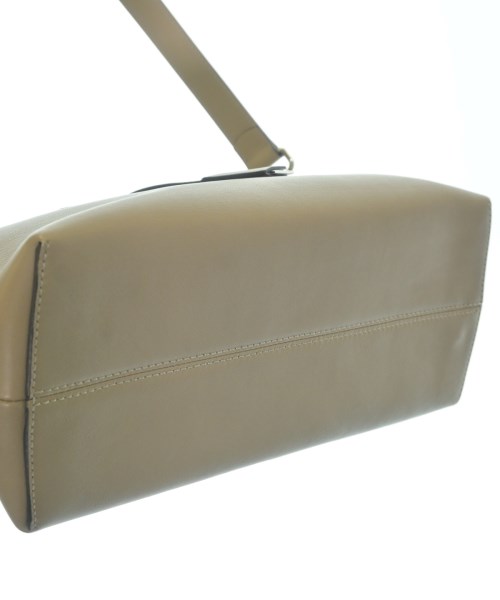 FENDI（フェンディ）ショルダーバッグ ベージュ サイズ:- レディース/2200719904325