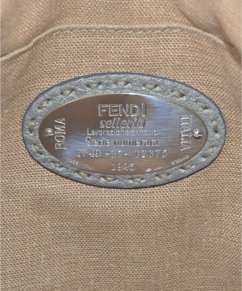 FENDI（フェンディ）ショルダーバッグ グレー サイズ:- レディース/2200683542295