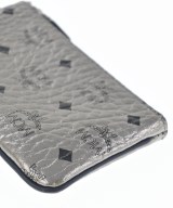 MCM（エムシーエム）ポーチ シルバー サイズ:- レディース/2200654728093