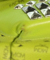 MCM（エムシーエム）メッセンジャーバッグ 緑 サイズ:- レディース/2200672256448