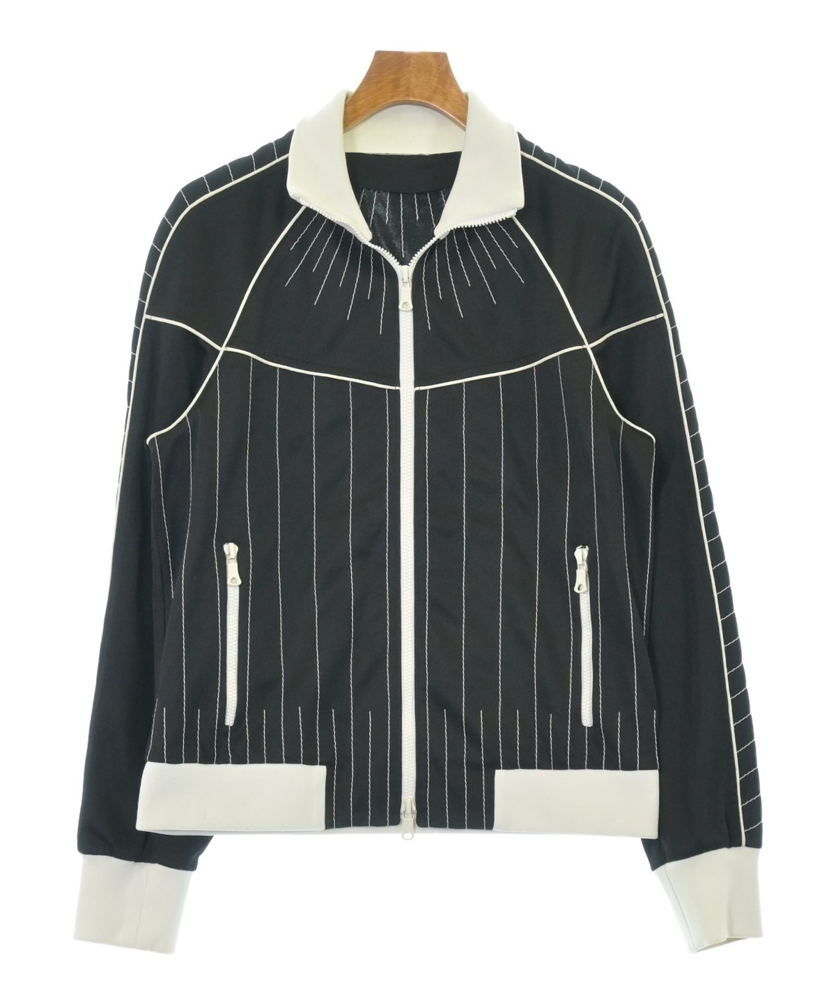 【 近年モデル 】 ヴァレンティノ　スウェット　ビッグロゴ　レース　クロップド VALENTINO（ヴァレンティノ）スウェット 黒 サイズ:46(M位) メンズ