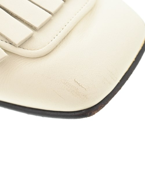 VALENTINO GARAVANI（ヴァレンティノガラヴァーニ）パンプス 白 サイズ:EU38 1/2(25cm位) レディース/2200633476076