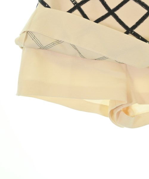 VALENTINO（ヴァレンティノ）ショートパンツ ベージュ サイズ:36(S位) レディース/2200672903069