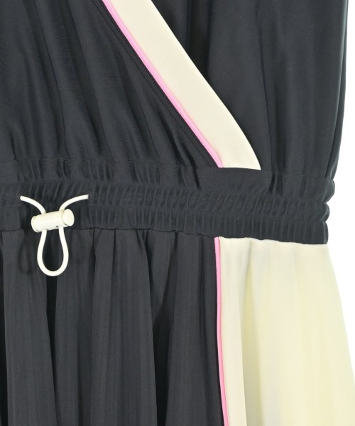 VALENTINO（ヴァレンティノ）ワンピース 黒 サイズ:S レディース/2200658009013