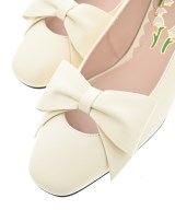 VALENTINO（ヴァレンティノ）パンプス 白 サイズ:EU37 1/2(24cm位) レディース/2200728958043