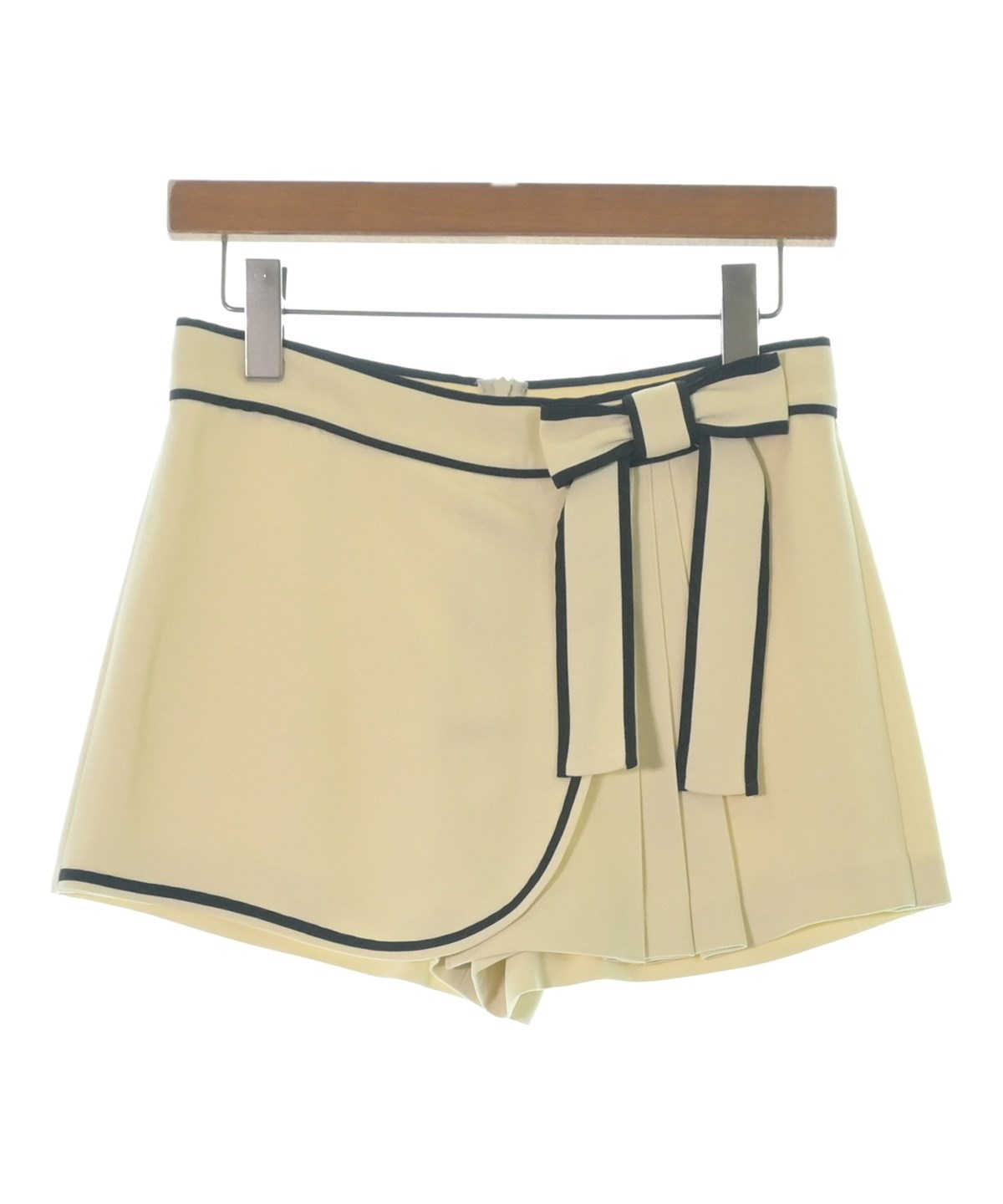 RED VALENTINO（ヴァレンティノレッド）ショートパンツ 白 サイズ:38(S