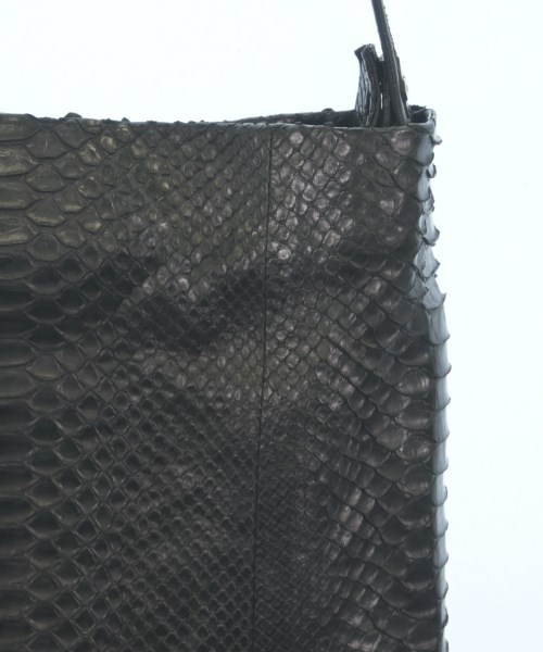 Laura B（ローラ　ヴィ）ショルダーバッグ 黒 サイズ:- レディース/2200625653027